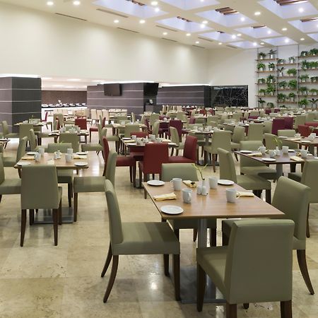 Real Inn Tijuana By Camino Real Hoteles Ngoại thất bức ảnh The dining room