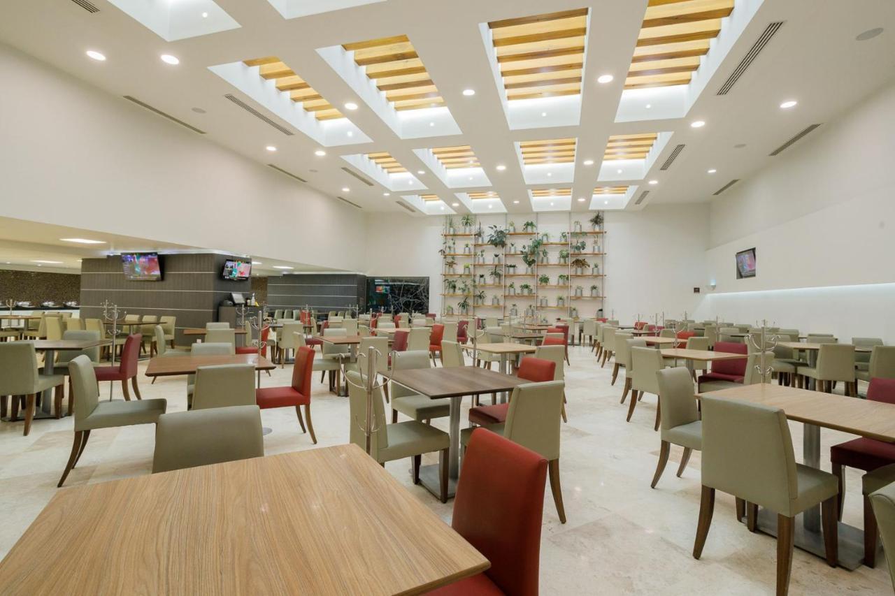 Real Inn Tijuana By Camino Real Hoteles Ngoại thất bức ảnh The lounge at the airport