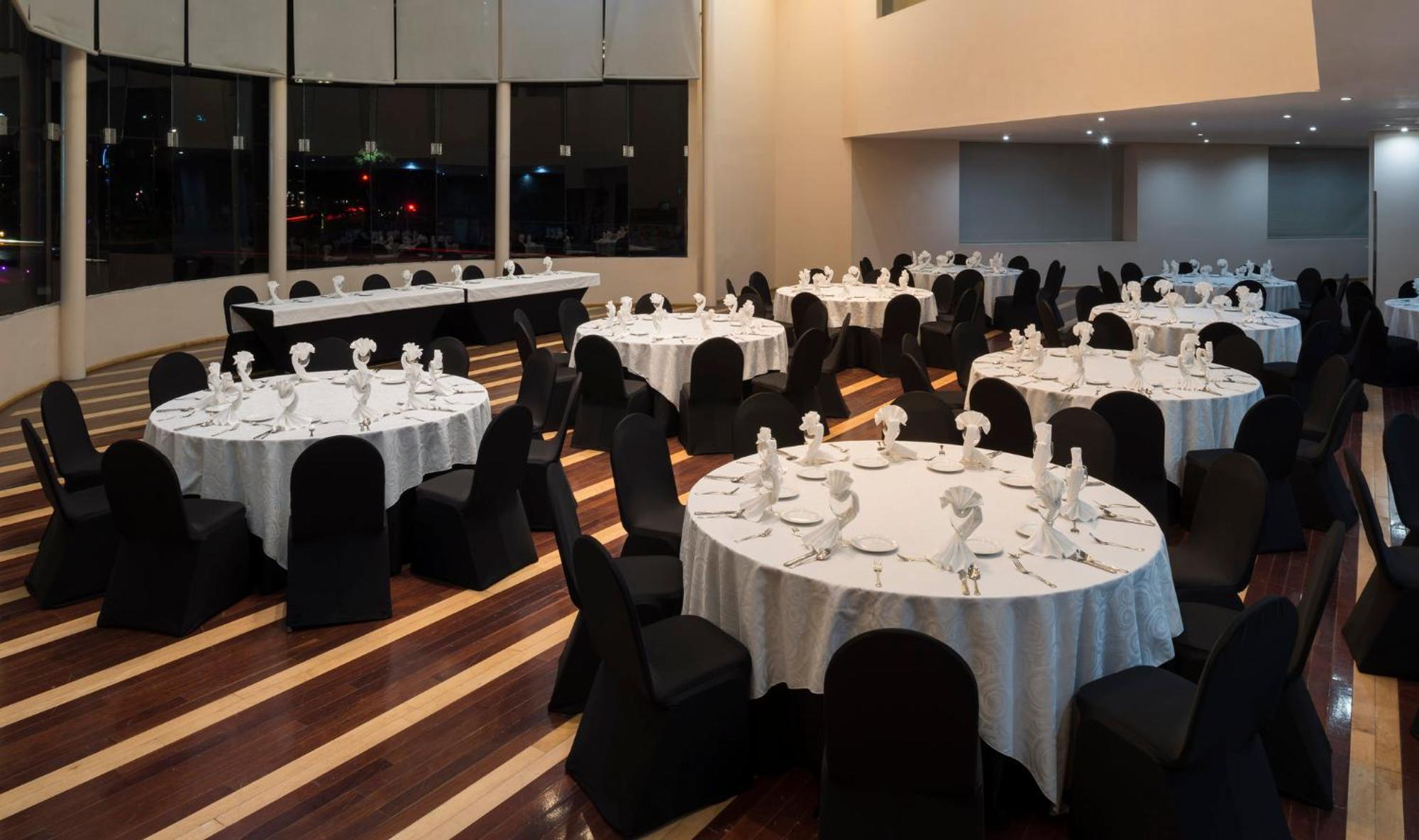 Real Inn Tijuana By Camino Real Hoteles Ngoại thất bức ảnh The Great Hall