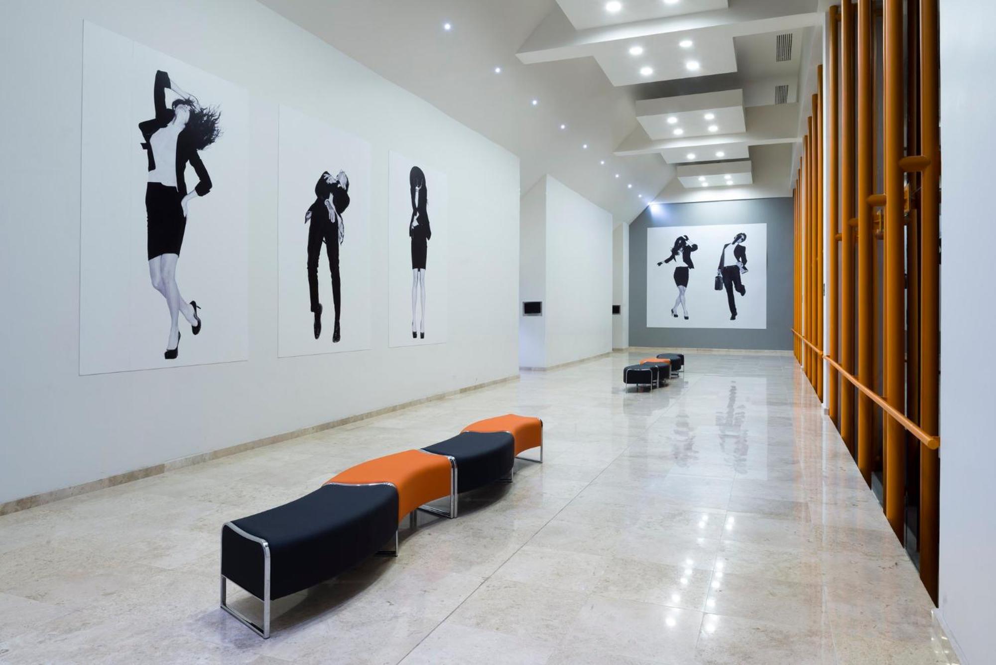 Real Inn Tijuana By Camino Real Hoteles Ngoại thất bức ảnh The interior of the gallery
